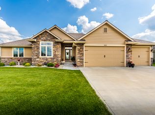 2009 Clifford Dr, Wamego, KS 66547