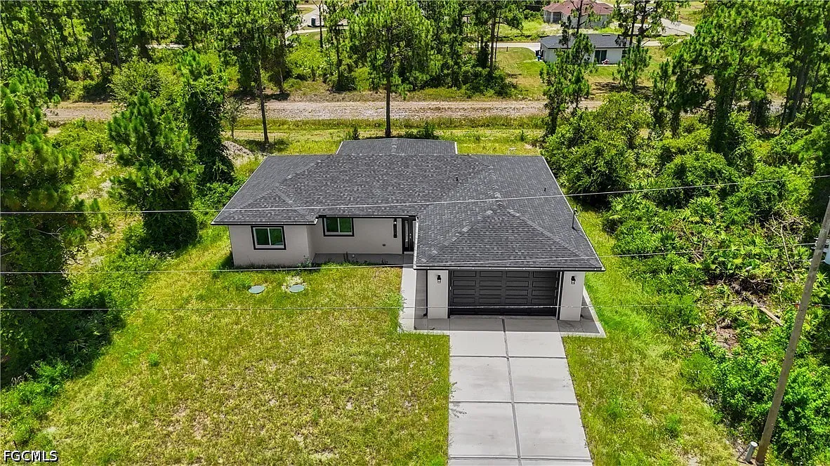 4 bed, 2.5 bath, 1632 sqft, $2,400 — Photo 4