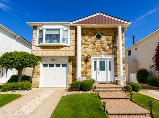15 Brunswick St, Staten Island, NY 10314