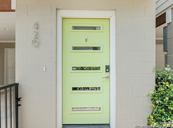 3rd image of 420 Lewis St