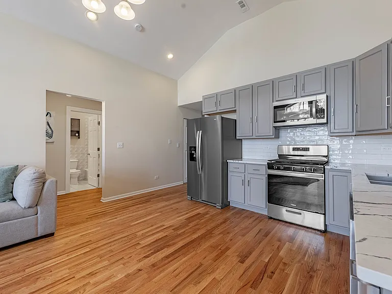 5933 W Huron St #3N — Photo 9