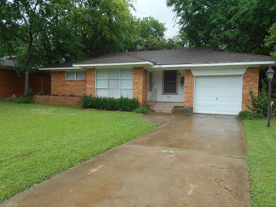 Great 4 bed 2 bath quiet neighborhood Outstnding schools...L