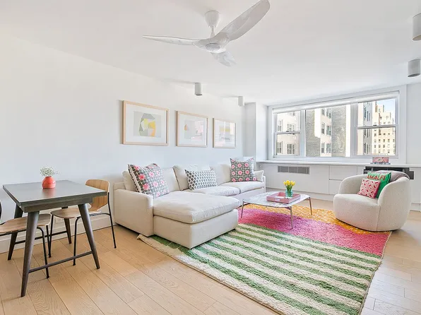 77 7th Ave APT 15S, New York, NY 10011
