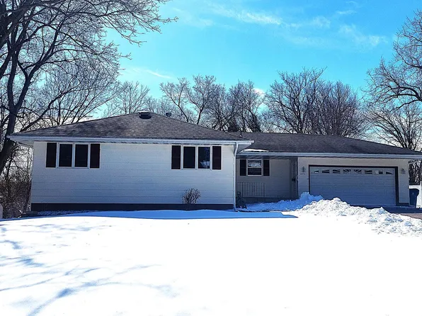 1875 Sky High Dr, New Brighton, MN 55112