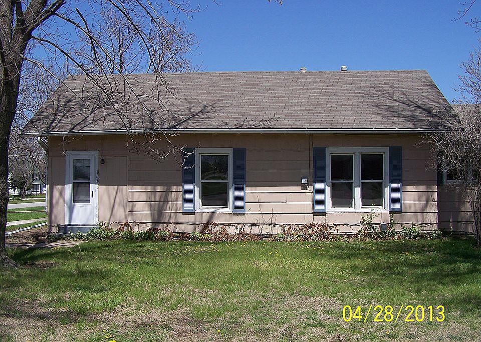 104 N Forrest
