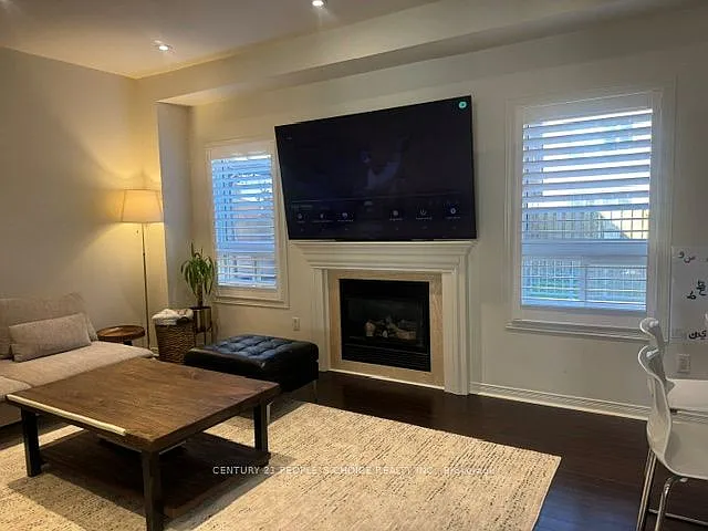 33 Mansbridge Cres — Photo 10