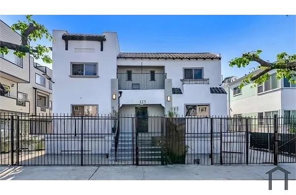 Building Photo - 123 S Westmoreland Ave #6