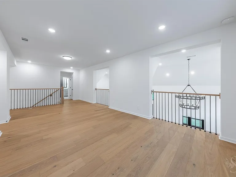 4318 Driftrose Dr — Photo 36