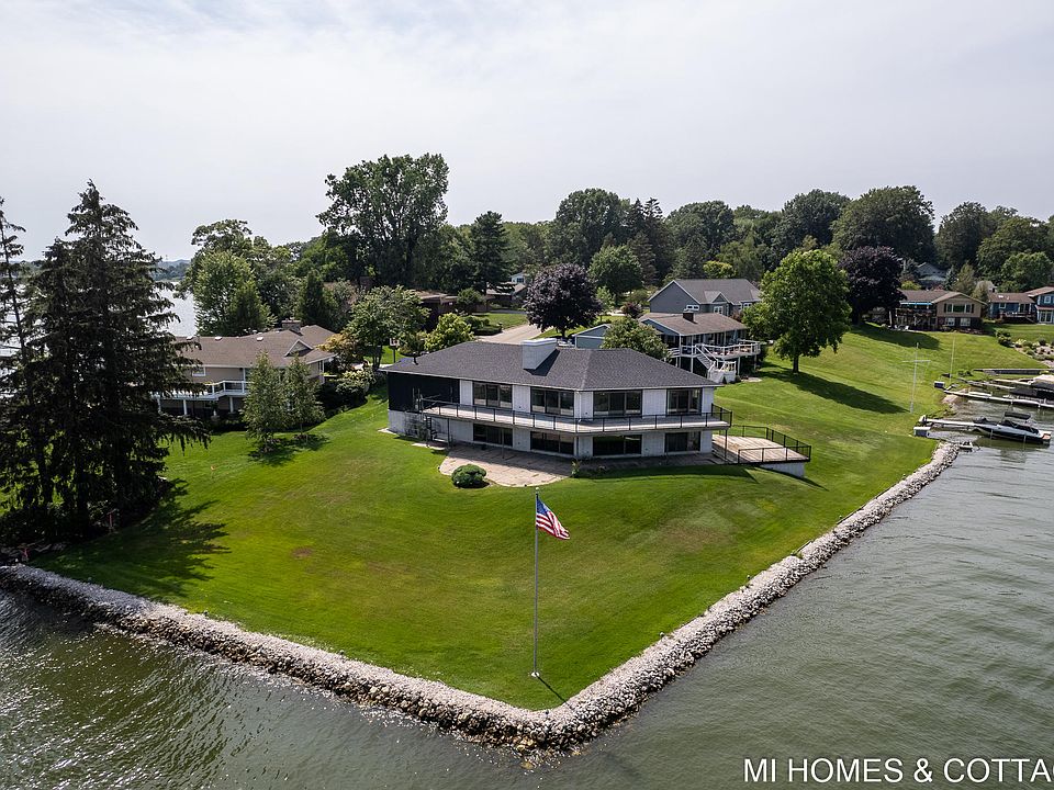 16073 Lake Point Dr, Spring Lake, MI 49456 Zillow