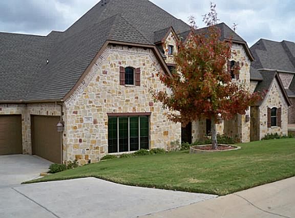 3rd image of 706 Ashley Ct