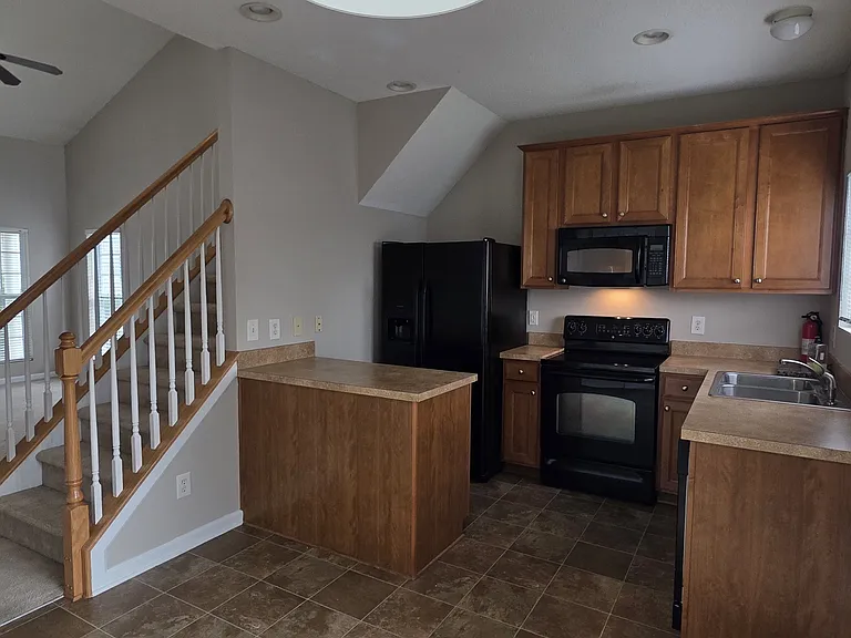 6817 Derby Run Dr — Photo 6