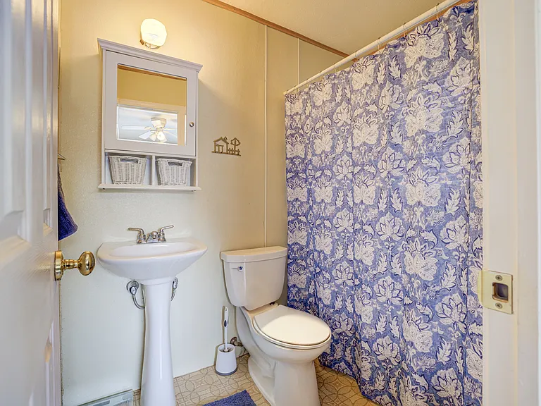913 E Comanche St — Photo 12