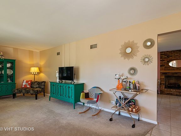 3rd image of 631 Longview Dr