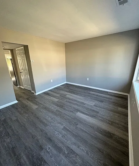 430 Battery Dr — Photo 2