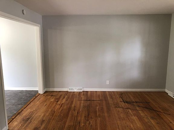 5th image of 13740 Parker Ave