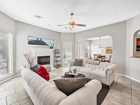 2nd image of 1402 Mustang Lake Ct