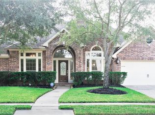 13804 Lakewater Dr, Pearland, TX 77584