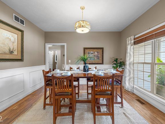 3rd image of 4700 Chimney Rock Ct