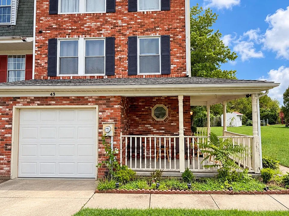 43 Stoneshire Dr