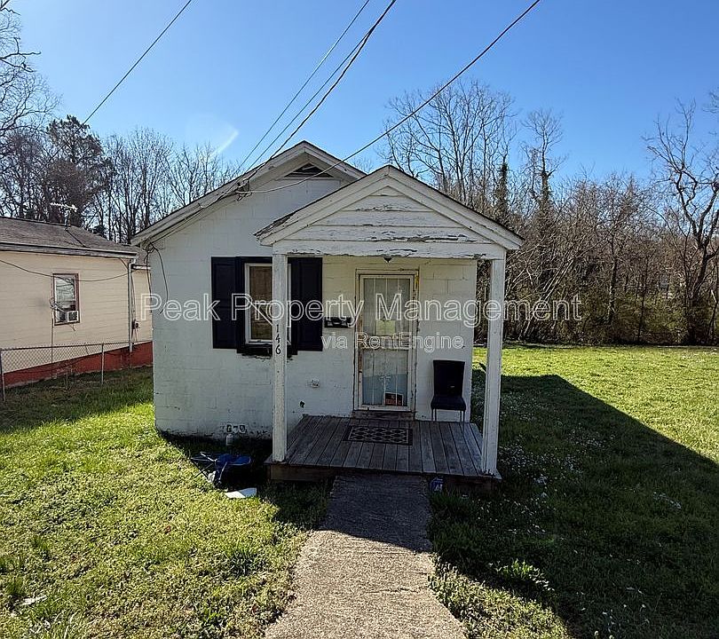 2nd image of 146 Saint Mark St