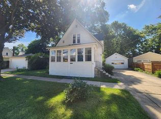 218 S 9th St, Dekalb, IL 60115