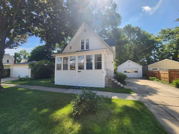 218 S 9th St, Dekalb, IL 60115