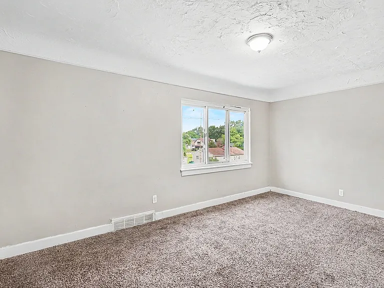 203 S Marshall St #2 — Photo 8