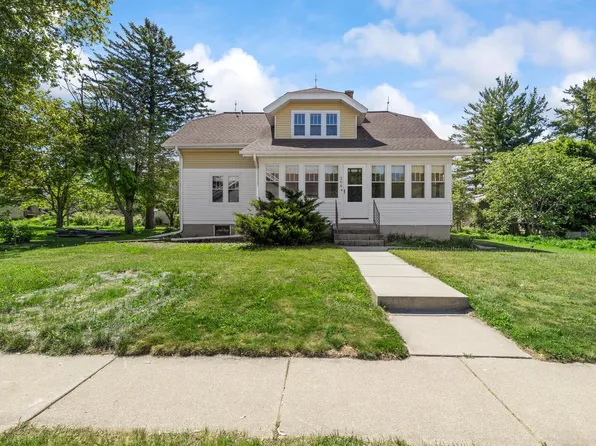 206 Oak STREET, Slinger, WI 53086