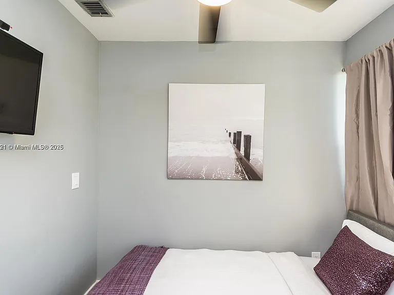 17620 Atlantic Blvd #519 — Photo 8
