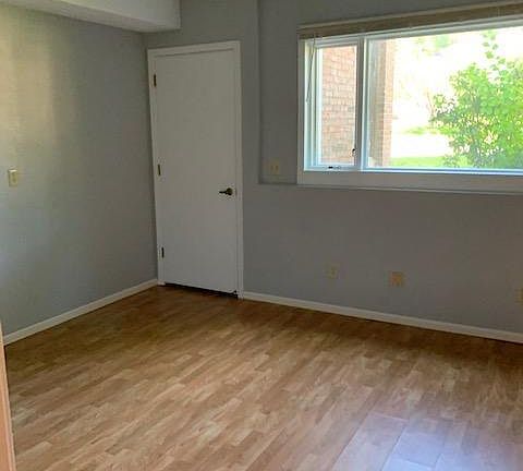 3rd image of 3755 Rosewood Ln N