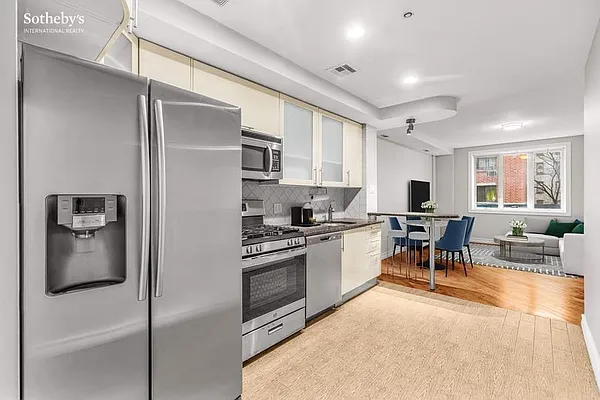 Sold by Sotheby's International Realty | media 3
