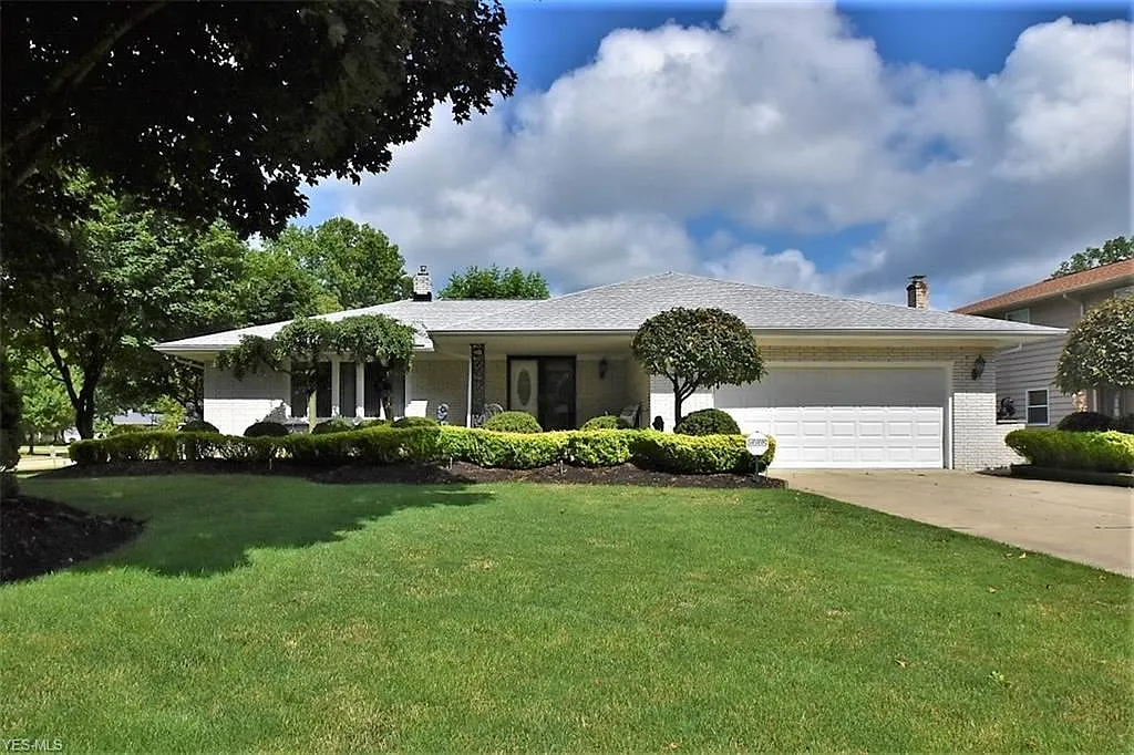 589 Jefferson Dr photo 1