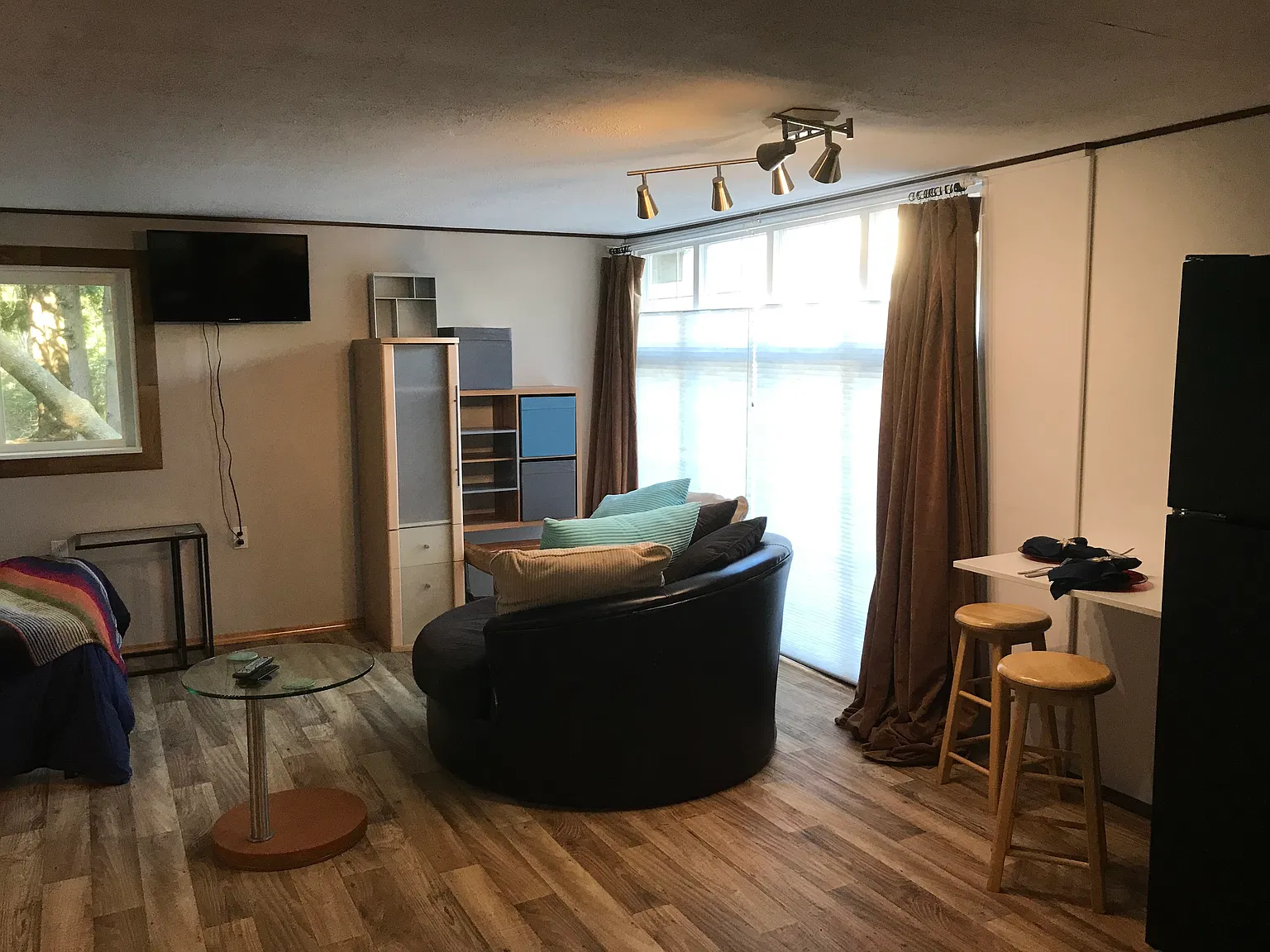 Studio, 775 sqft, $1,550 — Photo 2
