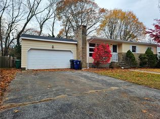 39 Damon Ave, Warwick, RI 02889