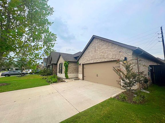 2nd image of 2227 Pumpkin Patch Ln