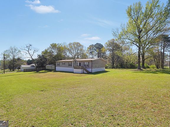2nd image of 90 Forest Rd