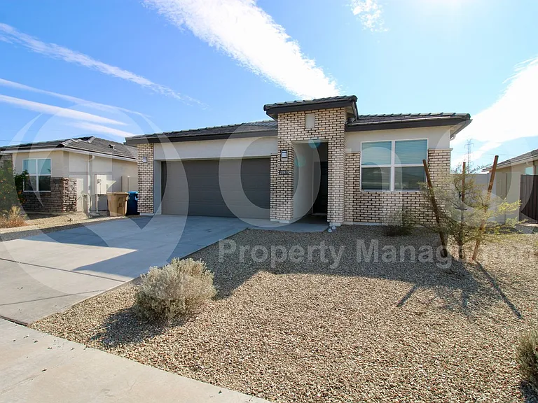 23979 W Verlea Dr — Photo 2