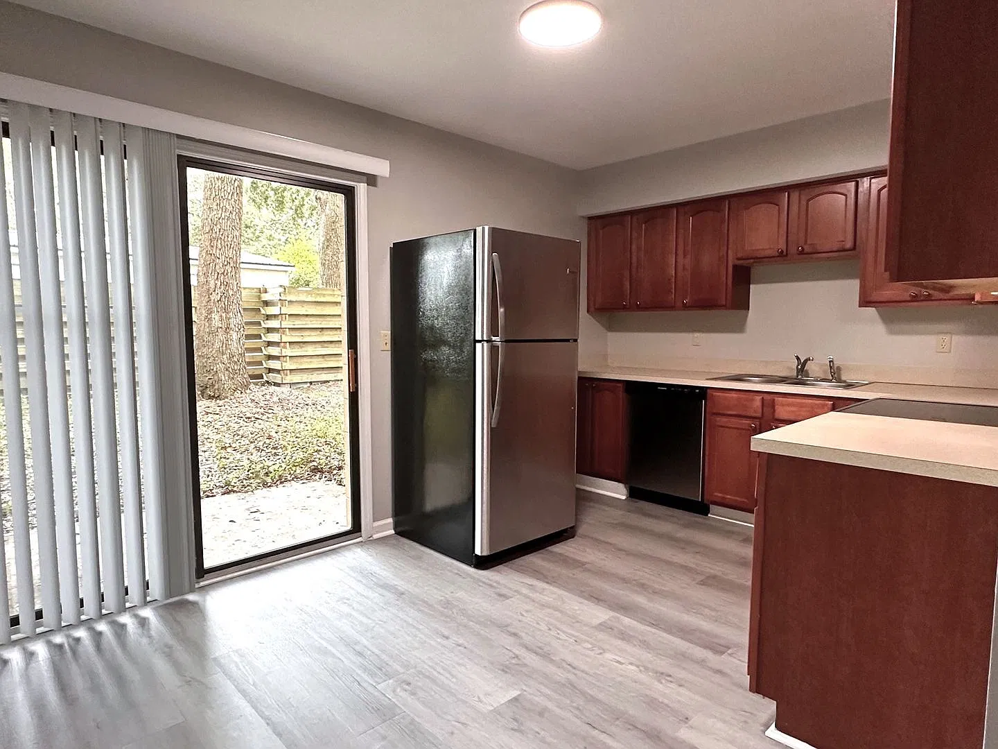 Island Townhouse-Close to Shopping and Beach! — Photo 4