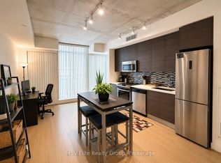111 Bathurst St #426, Toronto, ON M5V0M9
