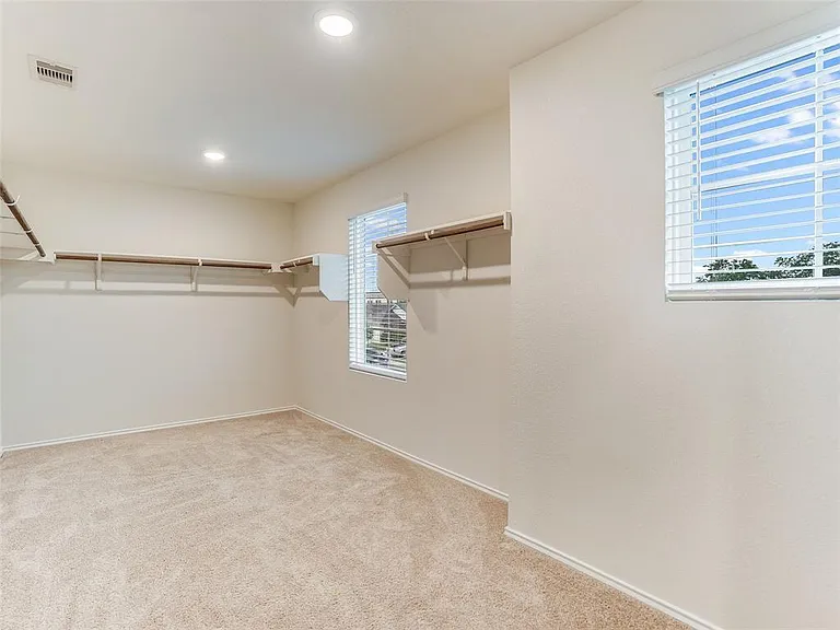 383 Sickle Loop — Photo 22