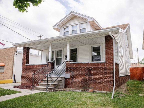 3rd image of 1554 Oak St