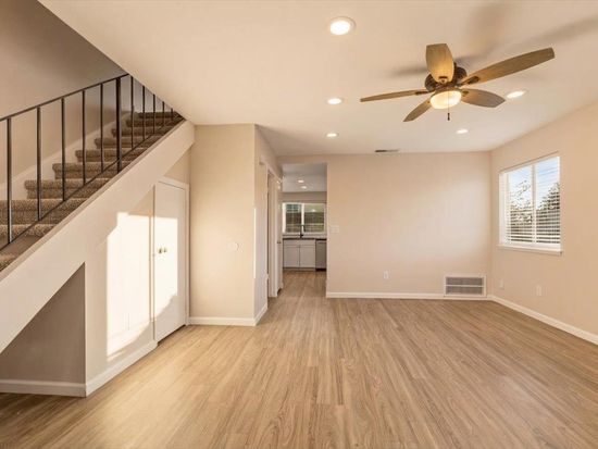 4102 Weymouth Ln, Sacramento, CA 95823