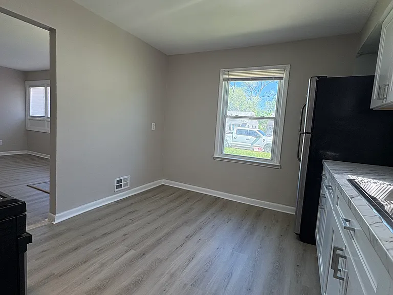 26437 Lehigh St — Photo 19