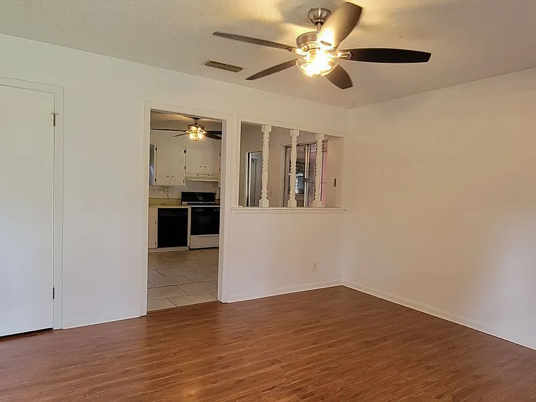 644 Kings Towne Pl — Photo 5