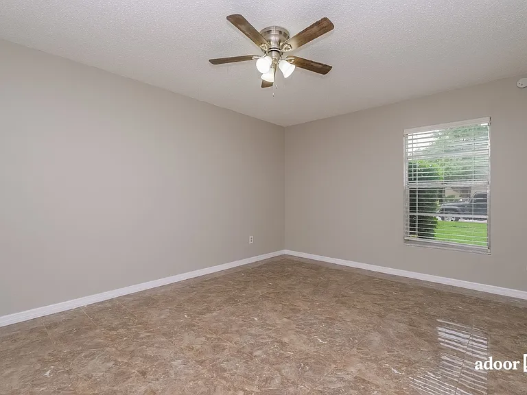 2210 Valleybrook Ave — Photo 6