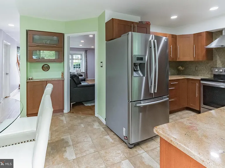 604 Hillary Ct — Photo 12