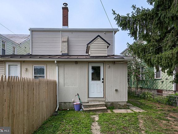 5th image of 251 S Charlotte St