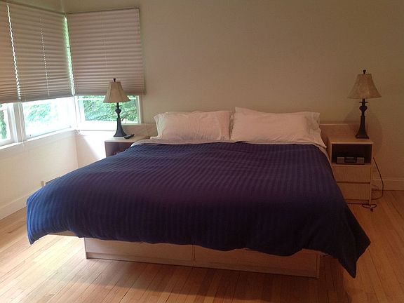 5th image of 1082 Lincoln Ave S