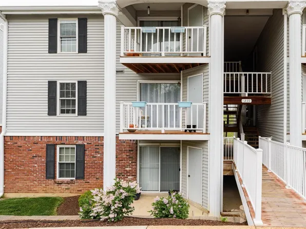 1239 Creve Coeur Crossing Ln APT G, Chesterfield, MO 63017