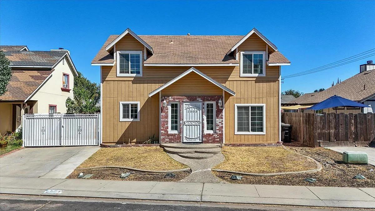 1505 Dezzani Ln photo 1